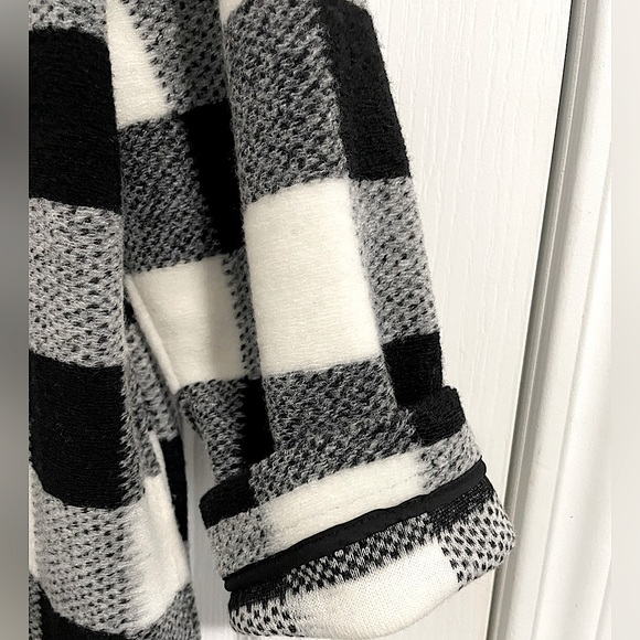 Cropped Checked Print Jacket - Picture 7 of 16